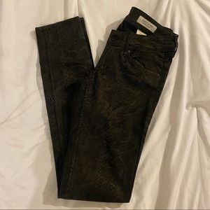 Skinny Snake Print